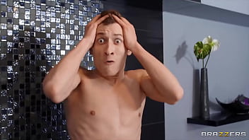 Unduh Video Panas Chloe Yang Mirip Selebriti Dengan Adegan Binal Di Brazzers Dari Zzfull.com