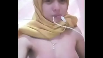 Hijaber Panas Meronta-ronta Penuh Nafsu
