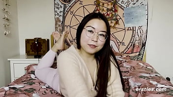 Gadis Tionghoa Imut Bergairah Membuat Video Masturbasi Yang Menggoda Untuk Kami