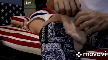 Kaki Mulus Bersepatu Nilon China Digoda Dan Digelitik Sampai Merintih