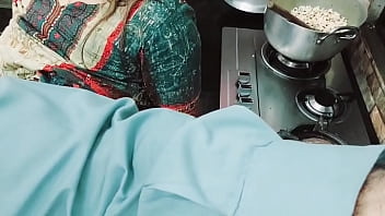 Istri India Sibuk Memasak Sementara Lubang Pantatnya Ditusuk Oleh Suami Yang Suka Ditipu Dengan Audio Hindi Yang Jelas