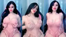 Alondra Bergoyang Dengan Lingerie Tembus Pandang, Remes Payudara Besar Yang Menggoda