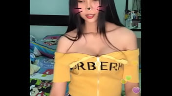 Live Hot Cewek Asia Lagi Buka Baju