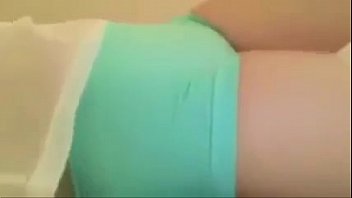 Gadis Korea Seksi Memamerkan Tubuh Panasnya Di Musicmall