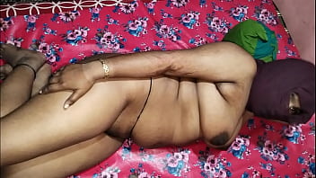Mama Panas Mengulum Kontol Anak Demi Mengajari Cara Ngentot Yang Bikin Ketagihan