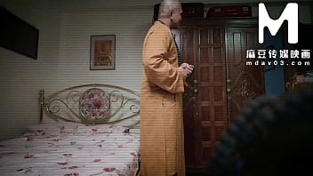 Biksu Shaolin Tiongkok Menolong Jemaah Perempuan Dengan Alat Kelaminnya
