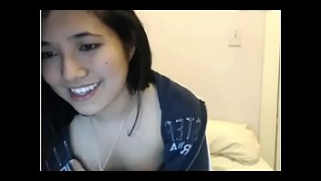 Gadis Asia Amatir Menggoda Dengan Payudara Mungilnya Di Pertunjukan Langsung