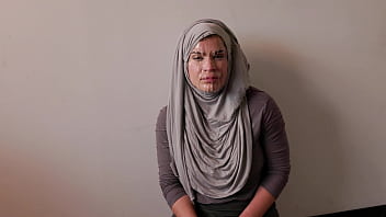 Perempuan Berhijab Cosplay – Wajah Milf Amerika Ditembak Sperma