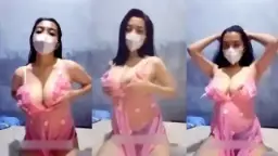Live Streaming Payudara Besar Dengan Lingerie Pink Yang Menggoda