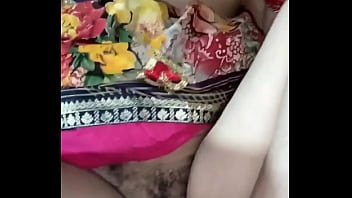Bidadari Desa India, Bhabhi Liar Buang Air Di Alam Terbuka Dengan Penuh Gairah