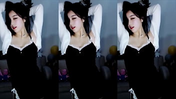 Cô Gái Trung Quốc Uốn éo Quyến Rũ Trong điệu Nhảy Sung