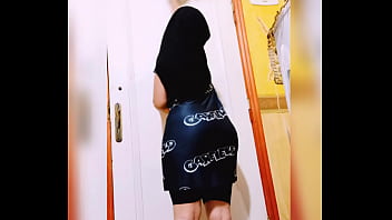 Rutin Seksi Cewek Arab Berhijab Dengan Pantat Besar Yang Menggoda (video Pertama)