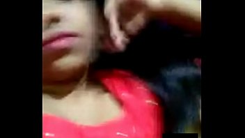 Ayesha Menggoda Cowok Dengan Gaya Seksi Yang Bikin Panas
