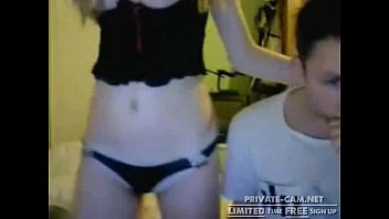 Socute Yang Menggoda Di Webcam: Video Porno Gratis Berambut Pirang 19 Tahun Pemalu Dan Ingin Dicium