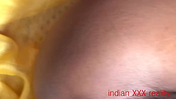 Gadis India Hot Menggoda Dengan Pantat Montok Penuh Sperma