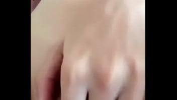 Gadis Seksi Berdarah Timur Yang Menggoda