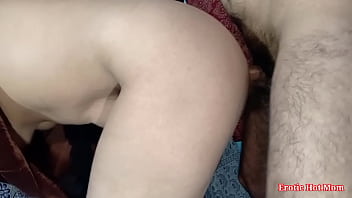 Pembantu Pakistan Awalnya Ragu, Tapi Akhirnya Malah Ketagihan Digiliran Anal Doggy Gaya Kasar Sampai Teriak Histeris Pakai Dopatta Merah