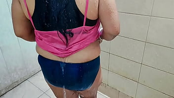 Desi Bhabhi Baru Nikah Mandi Telanjang Penuh Nafsu