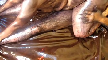 Bokong Besar Ibu Rumah Tangga Genit Dan Menggiurkan