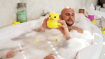 Satu Kamar Mandi Penuh Gairah / Sensasi Maksimal Di Https://zzfull.com/bathroom