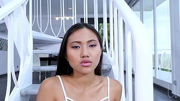May Thai, Gadis Asia Seksi Dengan Kontol Besar, Pov Blowjob Dan Telan Cairan Sperma Dalam Jumlah Banyak