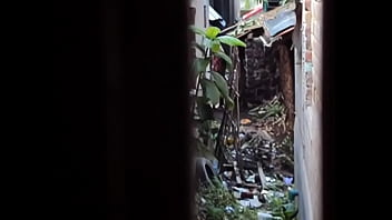 Desi Kencing Dan Cipratan Panas 3.avi