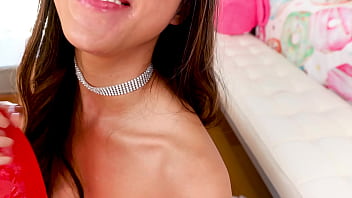Alexia Anders Telan Kontol Besar Sampai Ke Ujung Tenggorokan, Wajahnya Ditumpuki Dan Dihujani Sperma – Wow!