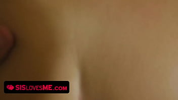 Kakak Tiri Mesum Rayu Adik Tiri Cantik Dengan Pijatan Untuk Meraba Tubuh Seksinya