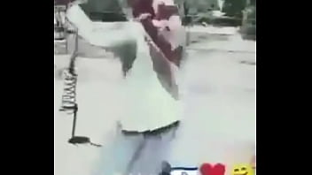 Perempuan Terbang Dengan Teks Arab Yang Menggoda