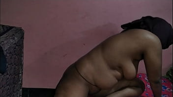 Putri Tiri Tak Sengaja Lihat ‘senjata’ Ayahnya Dan Langsung Panas Membara