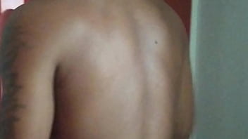 Pantat Montok Gadis Latin Mengisap Kontol Kakaknya