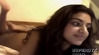 Gadis Yang Mirip Bintang Bollywood Telanjang Bulat