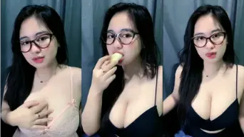 Imeyldaa, Host Cantik Dengan Payudara Montok Yang Menggoda Dan Bikin Penonton Nafsu