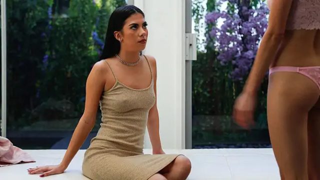 Pasangan Imut Menggila Dengan Mila Marie Dan Sona Belle Dalam Threesome Yang Membakar