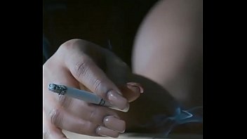 Gadis India Yang Menggoda Dengan Lekuk Tubuh Sensual Dan Aura Erotis Yang Memikat