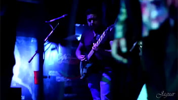 Goyangan Panas Di Cafe Latino (live)