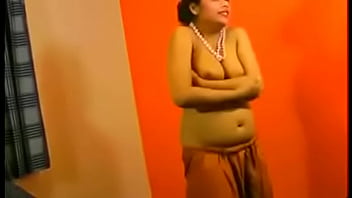Bidadari India Rupali Menggoda Dengan Tubuh Telanjang