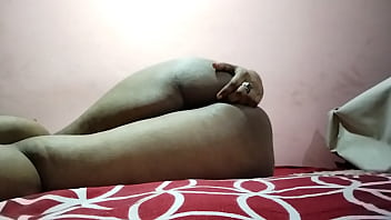 Menggoda Desi Bhabhi Dengan Lidah Di Selangkangannya
