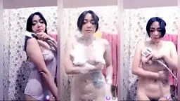 Mandi Telanjang Miss Vie Di Mango Live, Tonton Aksi Seksi Dan Panasnya!