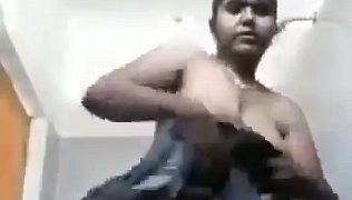 Pameran Mandi Tante Tetangga Yang Menggoda