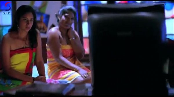 Gadis Nakal Nonton Video Mesum – Adegan Panas – Zehreeli Nagin [2012] – Dub Hindi