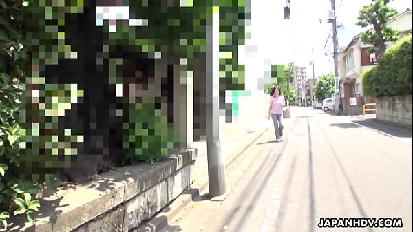 Ami Kikukawa, Gadis Jepang Manis Itu, Merintih Saat Jari-jari Nakal Menyelusup Ke Dalam Celah Basahnya, Tanpa Sensor.