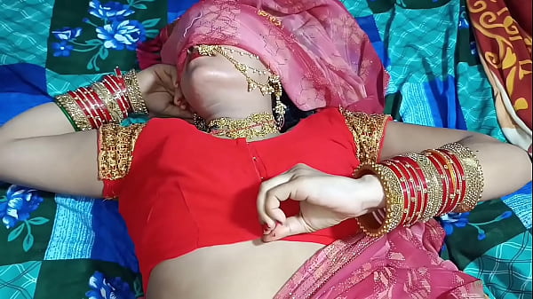 सौतेली बहन ने रक्षाबंधन पर भाई को राखी बाँधते हुए गिफ्ट में अपना बदन दिखाया, साफ हिंदी आवाज़ में