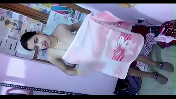 Transformasi Gaun Desi Yang Menggoda
