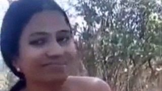 Gadis Desi Liar Pamer Tubuh Telanjang Di Alam Terbuka