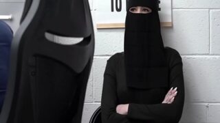 Gadis Pakistan Yang Nakal Dihukum Keras Di Amerika