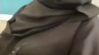 Seorang Arab Menggila Memuaskan Nafsu Dengan Pelacur Montok Di Ranjang Panas Bangladesh