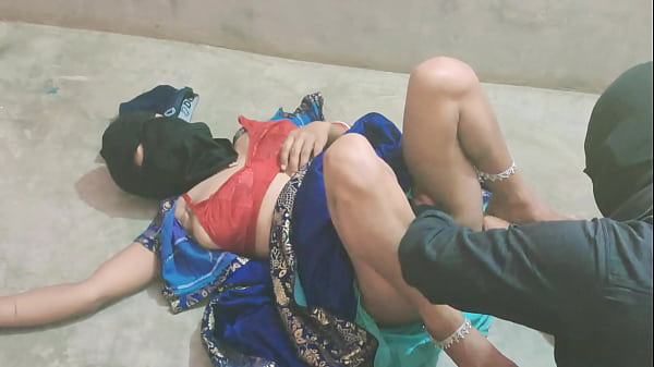 Wanita Desa India Dengan Payudara Besar Bercinta Dalam Video Amatir
