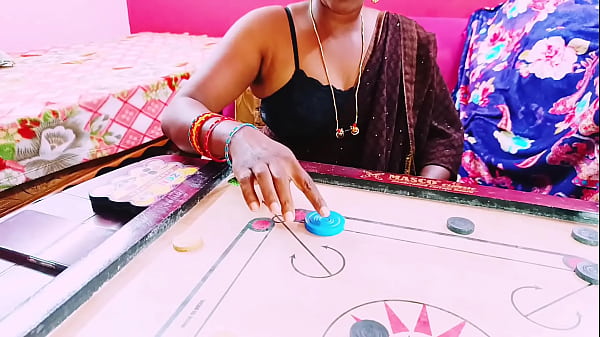 Video Panas. Permainan Carrom Membuat Bhabhi Menggoda Adik Iparnya Dengan Rayuan Mesum Dalam Bahasa Telugu.