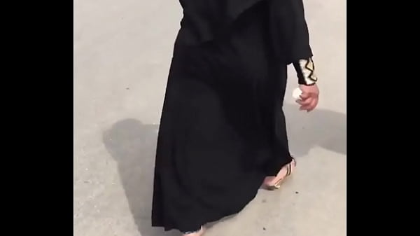 Gadis Cantik Dengan Tubuh Seksi Dan Payudara Montok